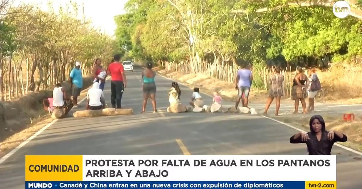 Moradores De Comunidad En Antón Cierran Vía Por Falta De Agua Potable ...